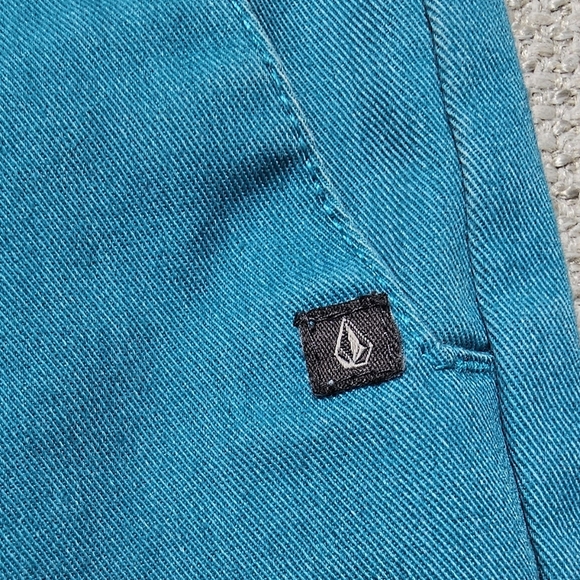 Teal Blue Mens Chino Athletic Shorts by Volcom.  Size 34 - Picture 11 of 16